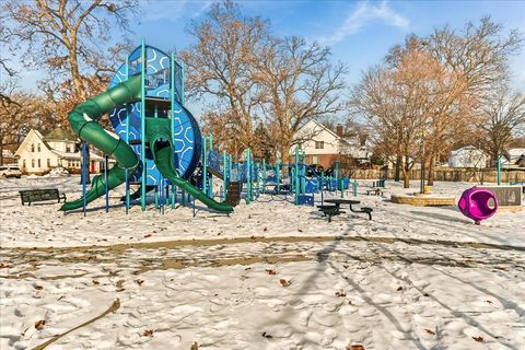 Tiny photo for 275 E Railroad Avenue #101, Bartlett, IL 60103 (MLS # 12454593)