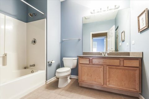 Tiny photo for 275 E Railroad Avenue #101, Bartlett, IL 60103 (MLS # 12454593)