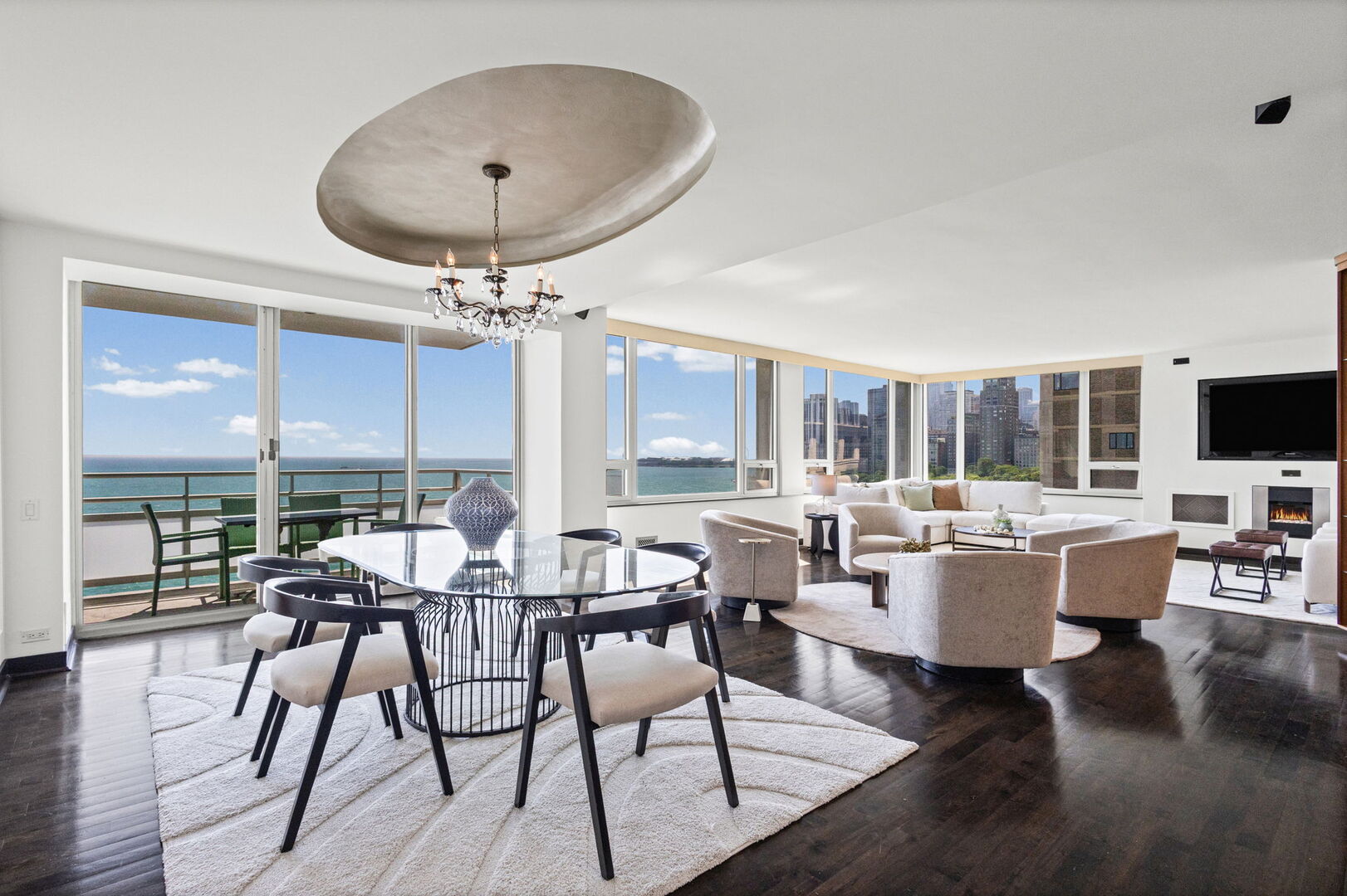 1300 N Lake Shore Drive 9A
