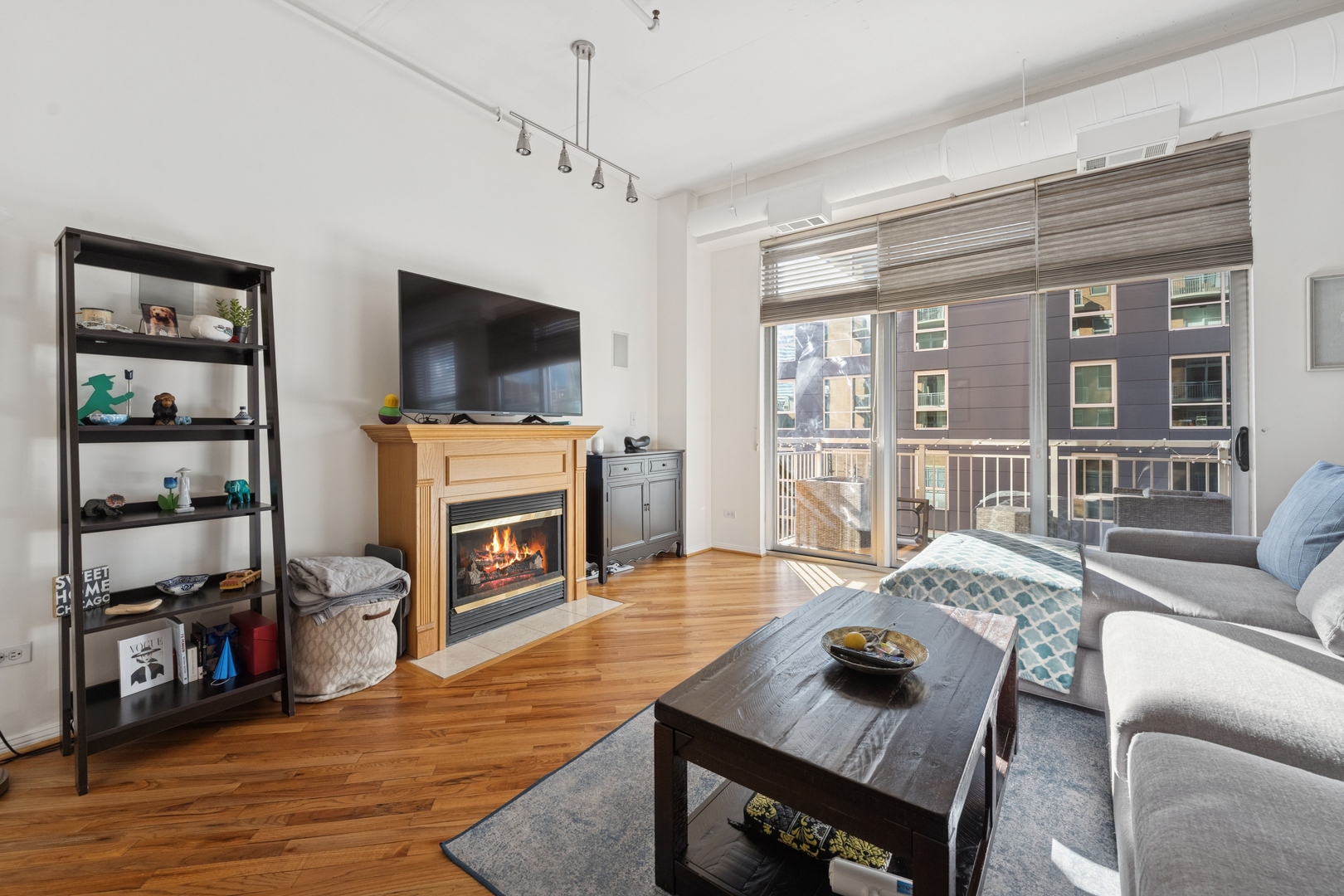 950 W MONROE Street 412