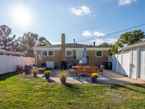 Tiny photo for 9327 Oriole Avenue, Morton Grove, IL 60053 (MLS # 12457896)