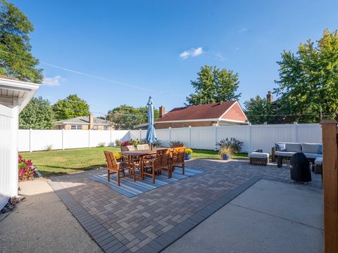 Tiny photo for 9327 Oriole Avenue, Morton Grove, IL 60053 (MLS # 12457896)