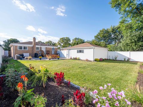 Tiny photo for 9327 Oriole Avenue, Morton Grove, IL 60053 (MLS # 12457896)