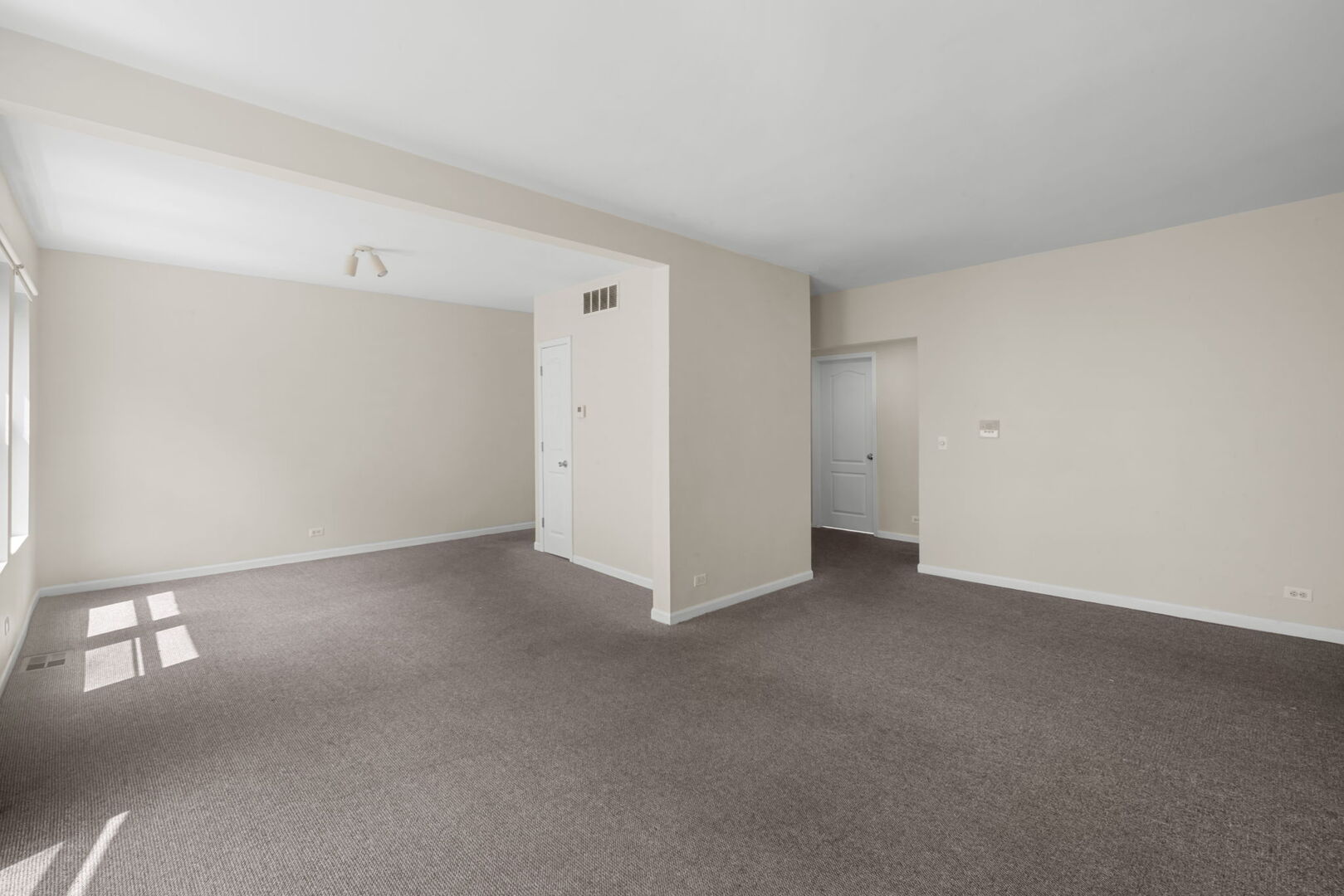 4523.5 S Drexel Boulevard 2W