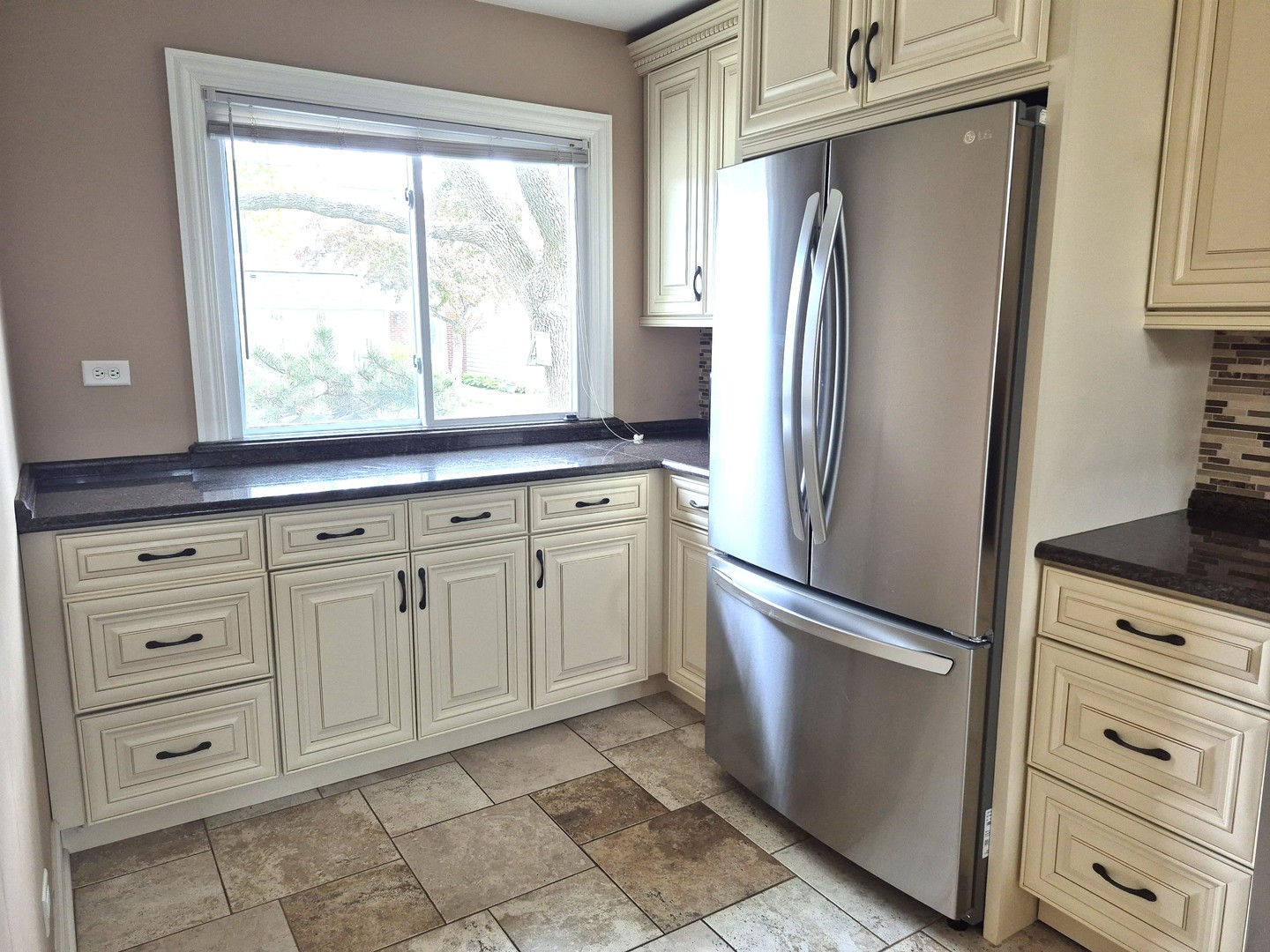 616 Claridge Circle