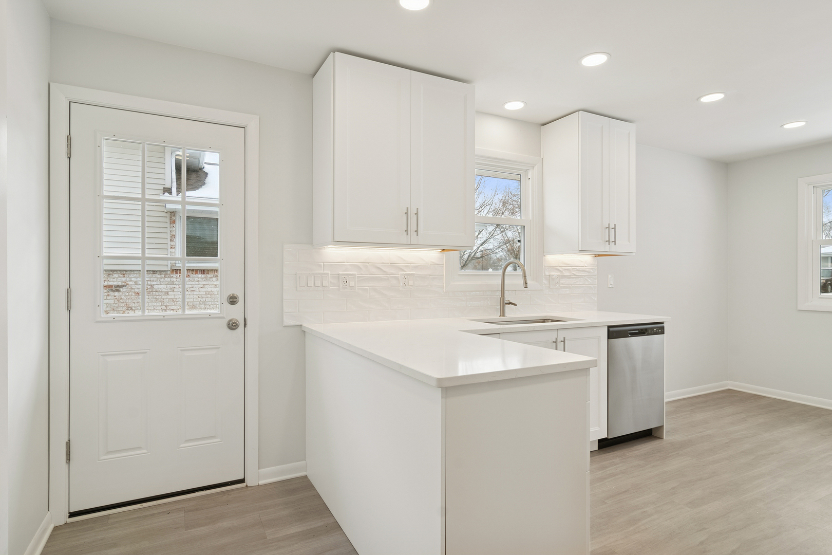 1229 S Haddow Avenue