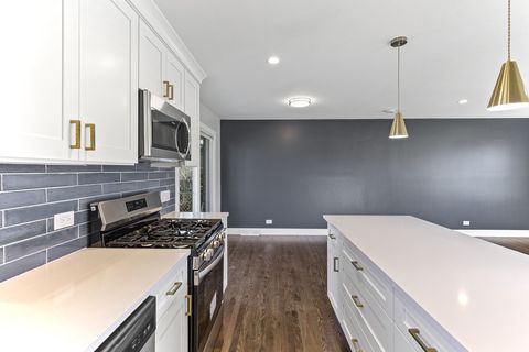 Tiny photo for 8409 Newland Avenue, Burbank, IL 60459 (MLS # 12508234)