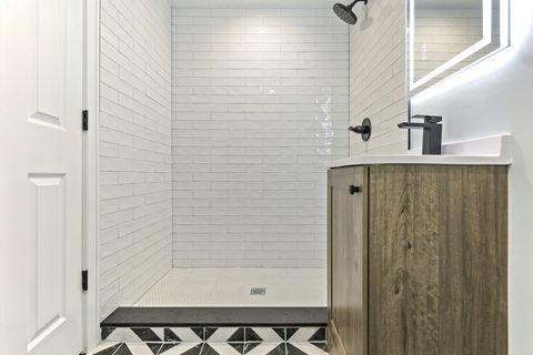 Tiny photo for 8409 Newland Avenue, Burbank, IL 60459 (MLS # 12508234)