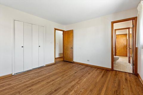 Tiny photo for 508 N Elmhurst Avenue, Mount Prospect, IL 60056 (MLS # 12576284)