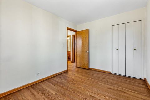 Tiny photo for 508 N Elmhurst Avenue, Mount Prospect, IL 60056 (MLS # 12576284)