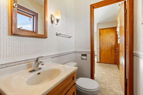 Tiny photo for 508 N Elmhurst Avenue, Mount Prospect, IL 60056 (MLS # 12576284)
