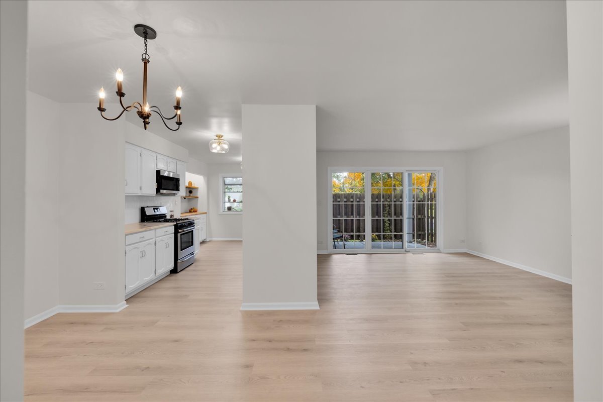 1785 Grosvenor Circle A