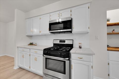 Tiny photo for 1785 Grosvenor Circle #A, Wheaton, IL 60189 (MLS # 12513151)