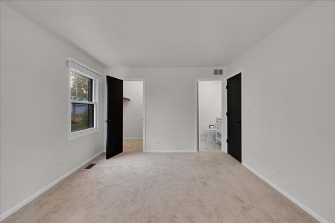 Tiny photo for 1785 Grosvenor Circle #A, Wheaton, IL 60189 (MLS # 12513151)