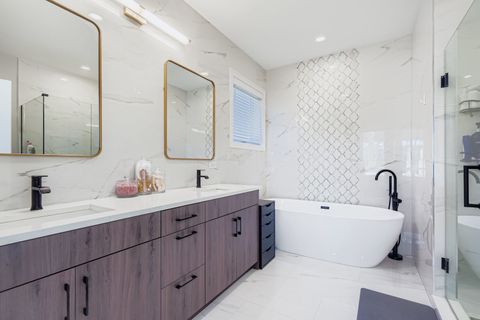 Tiny photo for 4446 S Drexel Boulevard #B, Chicago, IL 60653 (MLS # 12508091)