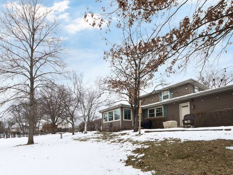 Tiny photo for 820 N Sanborn Drive, Palatine, IL 60074 (MLS # 12561347)