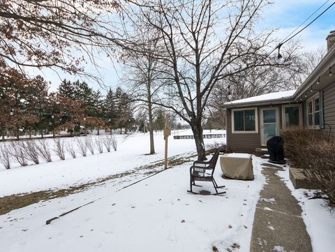 Tiny photo for 820 N Sanborn Drive, Palatine, IL 60074 (MLS # 12561347)