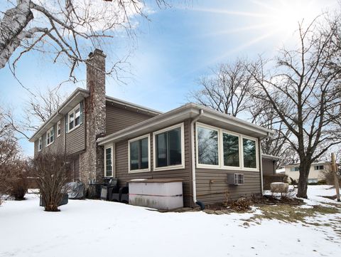 Tiny photo for 820 N Sanborn Drive, Palatine, IL 60074 (MLS # 12561347)