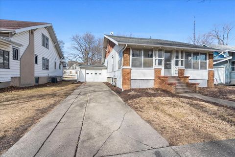 Photo of 404 E Ash Street, Fairbury, IL 61739 (MLS # 12573029)