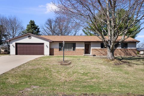 Photo of 10 Pine Tree Court, Kewanee, IL 61443 (MLS # 12597291)