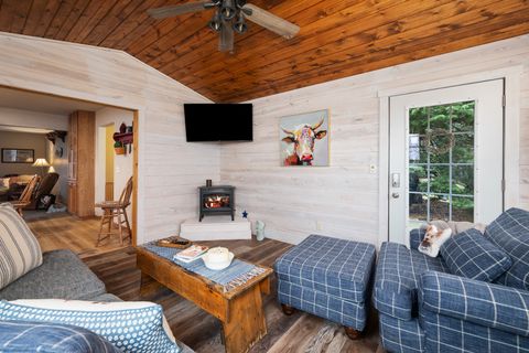 Tiny photo for 10 Pine Tree Court, Kewanee, IL 61443 (MLS # 12597291)