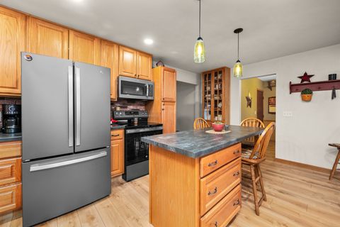 Tiny photo for 10 Pine Tree Court, Kewanee, IL 61443 (MLS # 12597291)