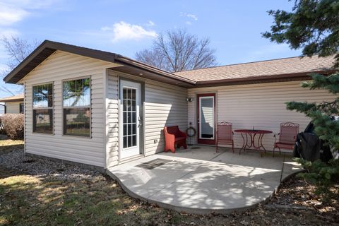 Tiny photo for 10 Pine Tree Court, Kewanee, IL 61443 (MLS # 12597291)