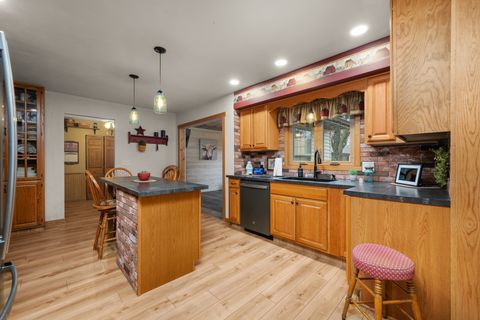 Tiny photo for 10 Pine Tree Court, Kewanee, IL 61443 (MLS # 12597291)