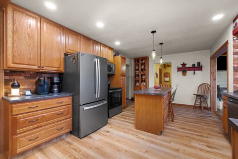 Tiny photo for 10 Pine Tree Court, Kewanee, IL 61443 (MLS # 12597291)