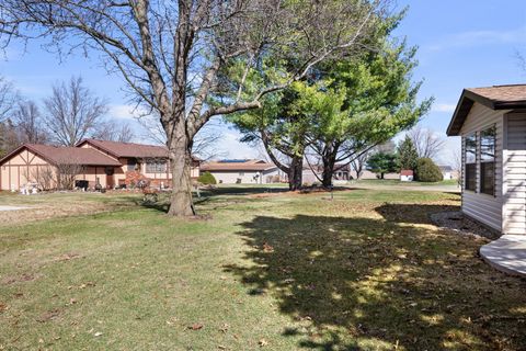 Tiny photo for 10 Pine Tree Court, Kewanee, IL 61443 (MLS # 12597291)