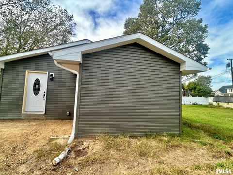 Tiny photo for 207 BAKER Drive, Metropolis, IL 62960 (MLS # EB460457)