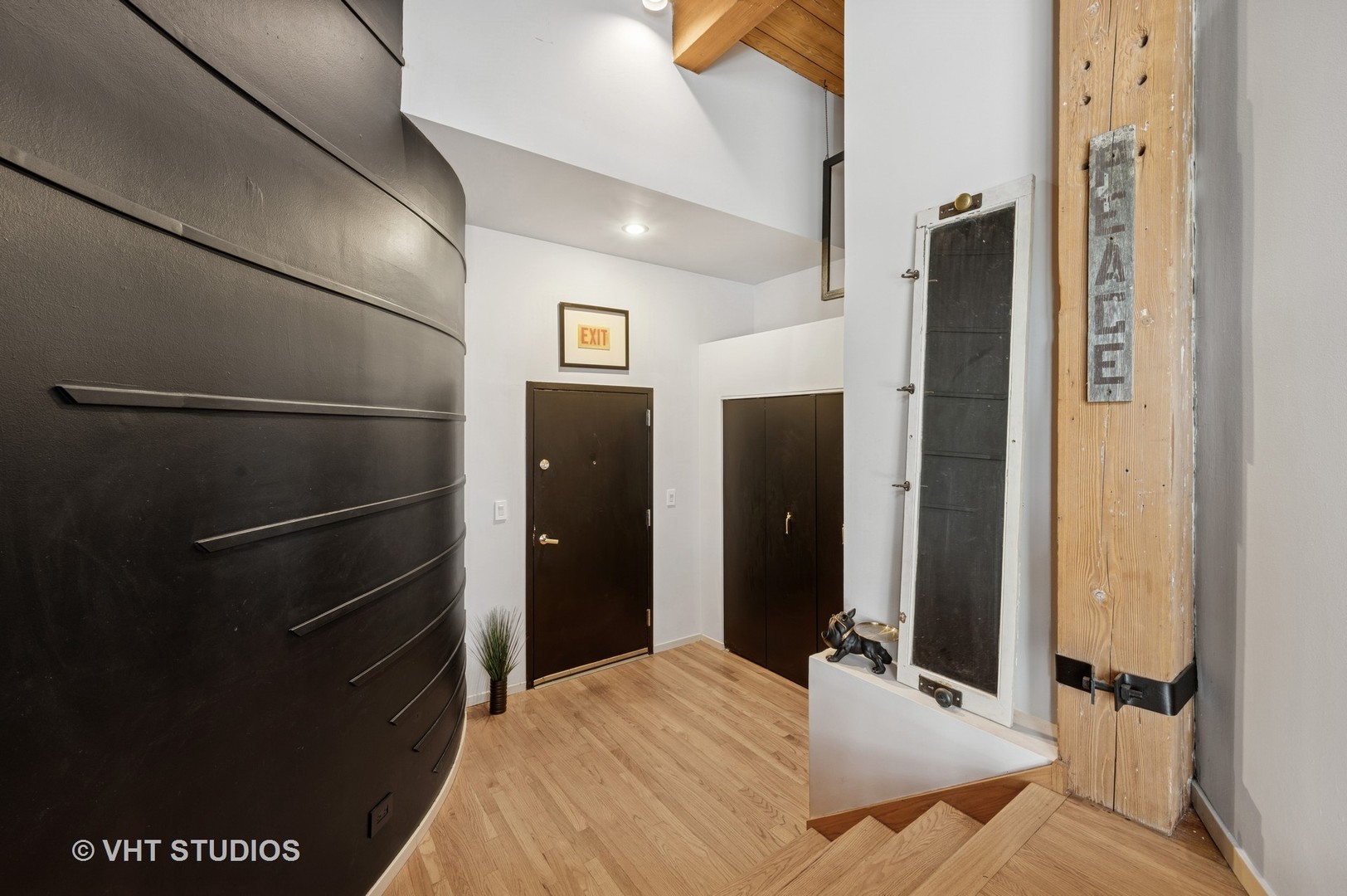 2804 N LAKEWOOD Avenue 102