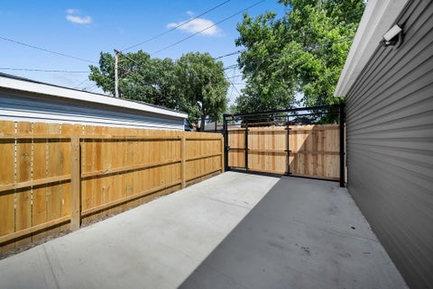 Tiny photo for 4830 W Crystal Street, Chicago, IL 60651 (MLS # 12688791)