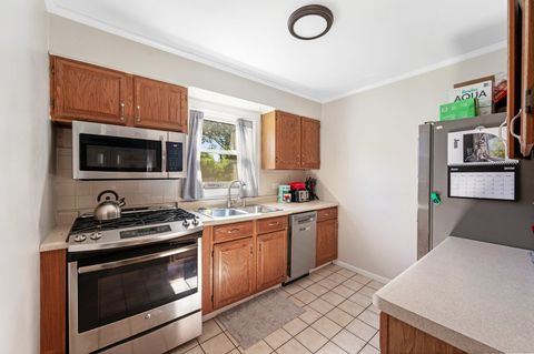 Tiny photo for 831 S Wisconsin Avenue, Villa Park, IL 60181 (MLS # 12689403)