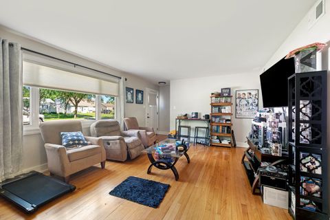 Tiny photo for 831 S Wisconsin Avenue, Villa Park, IL 60181 (MLS # 12689403)