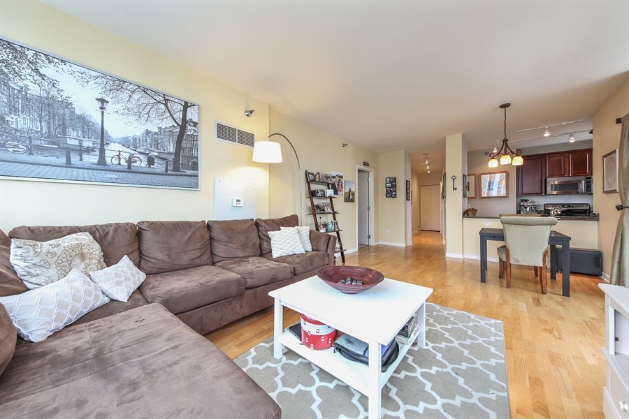 330 W Grand Avenue 1706