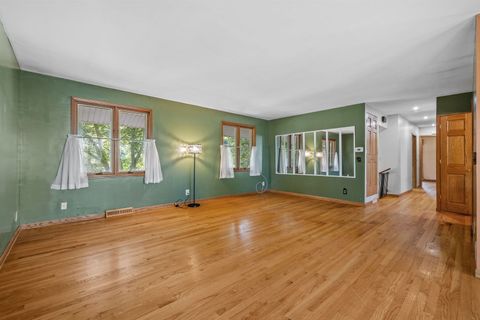 Tiny photo for 403 W Somonauk Street, Yorkville, IL 60560 (MLS # 12471625)