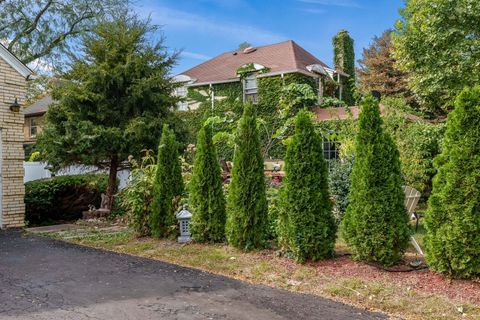 Tiny photo for 233 N CALVIN PARK Boulevard, Rockford, IL 61107 (MLS # 12491131)