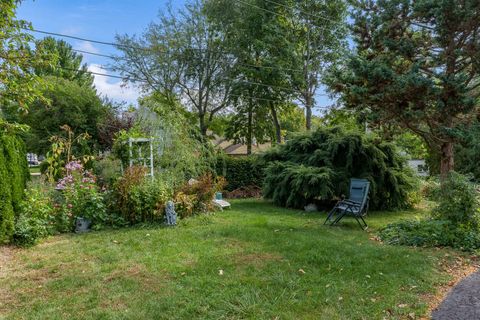 Tiny photo for 233 N CALVIN PARK Boulevard, Rockford, IL 61107 (MLS # 12491131)