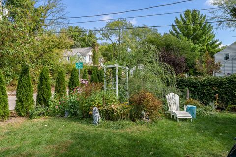 Tiny photo for 233 N CALVIN PARK Boulevard, Rockford, IL 61107 (MLS # 12491131)