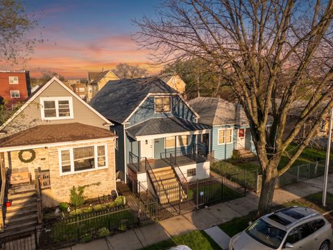 Tiny photo for 10151 S Avenue M, Chicago, IL 60617 (MLS # 12626806)