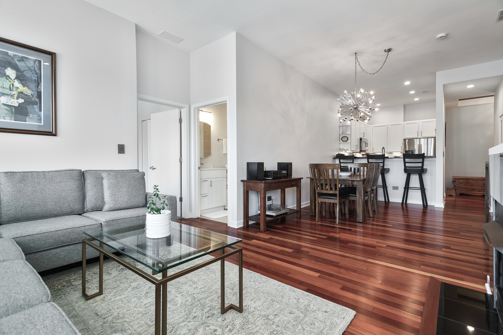 3021 W Armitage Avenue 402