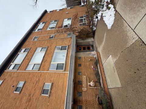 7400 N SHERIDAN Road 2A Chicago IL 60626