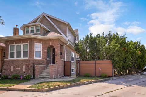 Tiny photo for 5838 N Sacramento Avenue, Chicago, IL 60659 (MLS # 12443890)