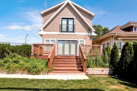 Tiny photo for 5838 N Sacramento Avenue, Chicago, IL 60659 (MLS # 12443890)
