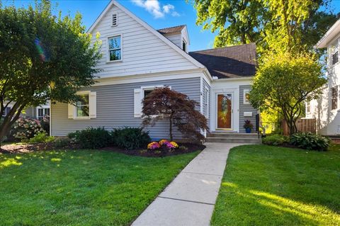 1617 Forest Avenue Wilmette IL 60091