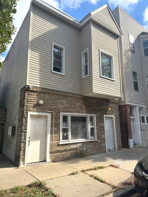 1711 N Kimball Avenue 2F Chicago IL 60647