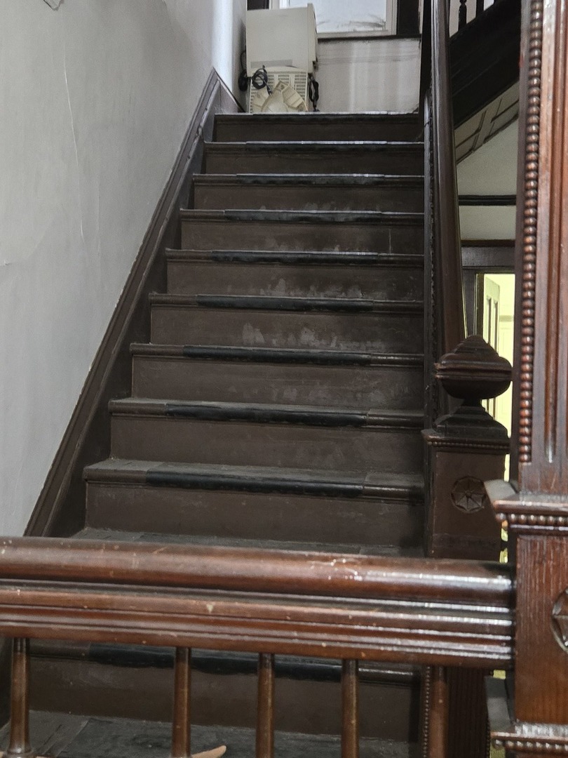 5533 S Michigan Avenue