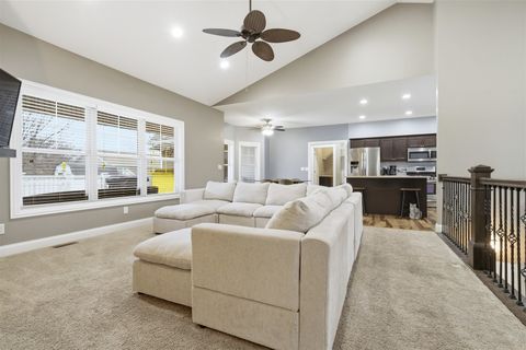 Tiny photo for 404 Victoria Drive, Washington, IL 61571 (MLS # 12584363)