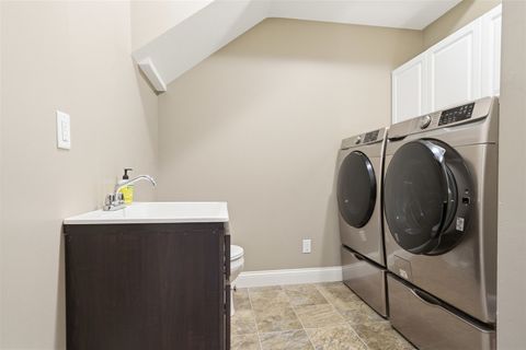 Tiny photo for 404 Victoria Drive, Washington, IL 61571 (MLS # 12584363)